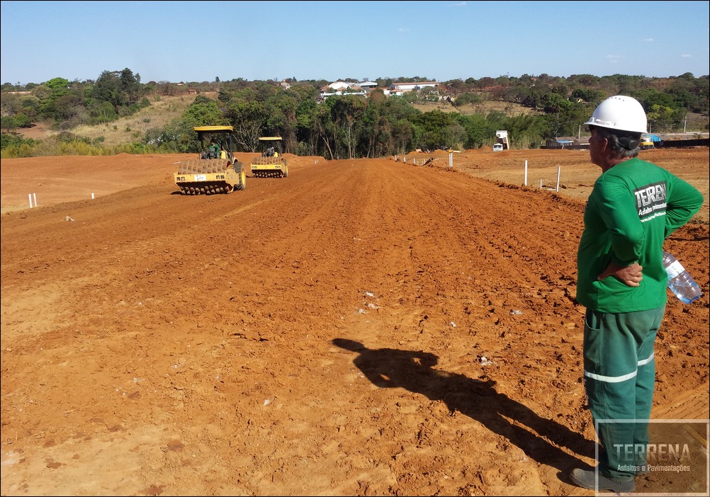 Terraplanagem Terrena Asfaltos e Pavimentações Terraplenagem